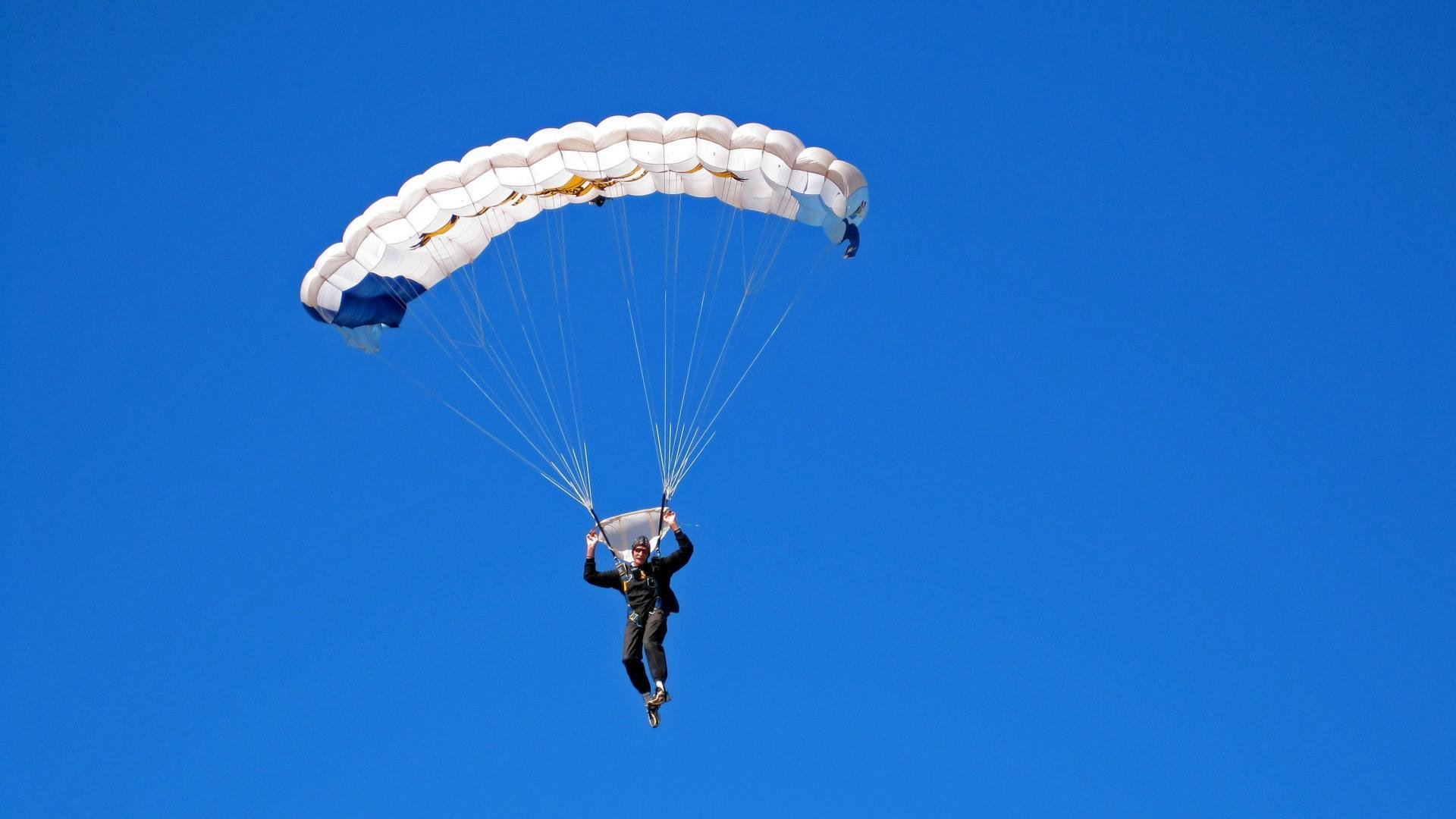 星空中国官网-牙买加出品最新短跑运动员村，牙买加短跑冠军