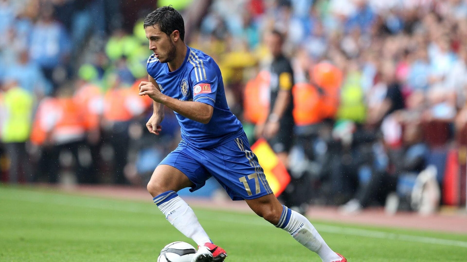 球星在赛后谈及健康管理分享经验,球员赛后总结